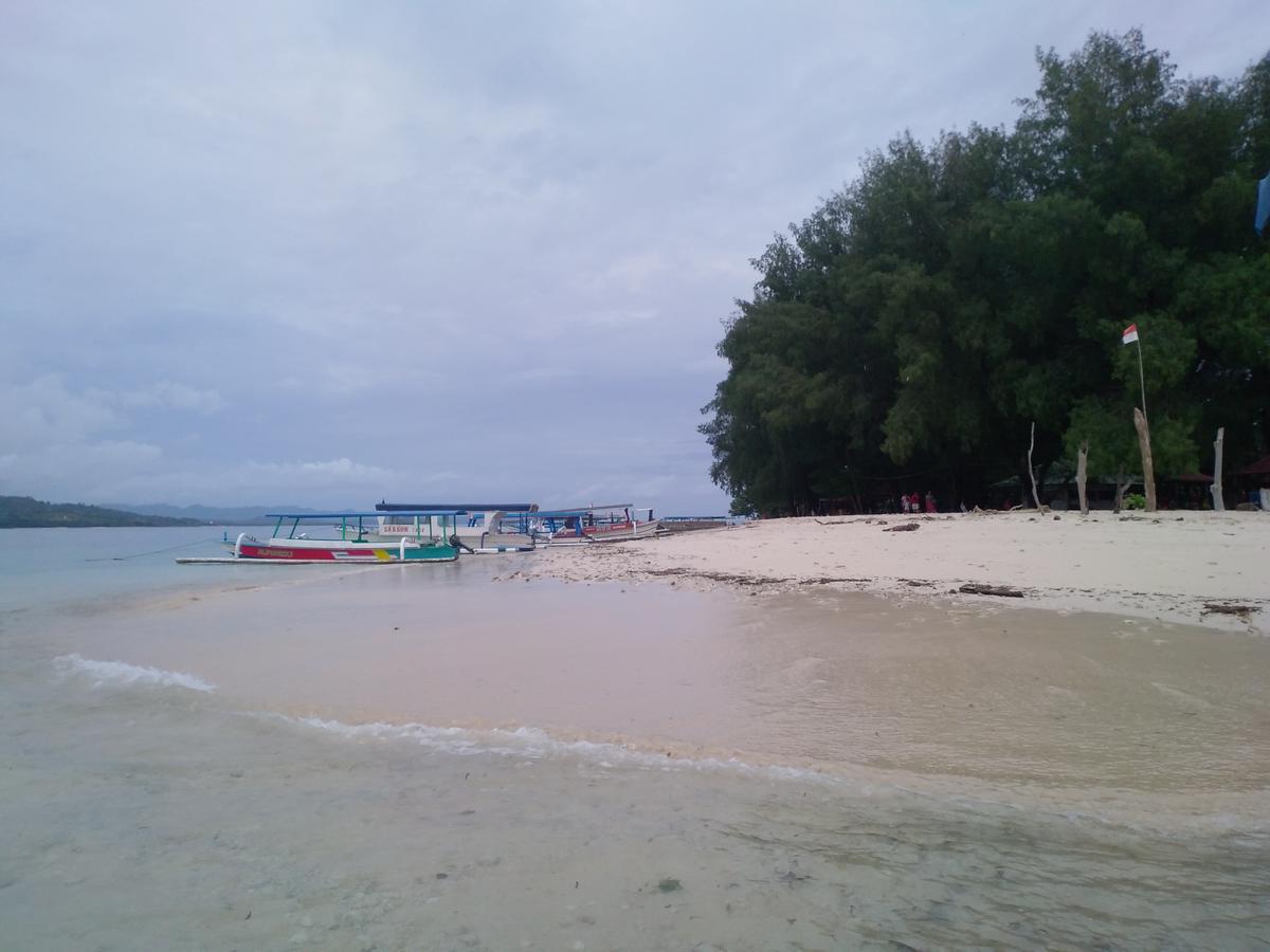 Triple Tree Villa Gili Trawangan Exteriör bild